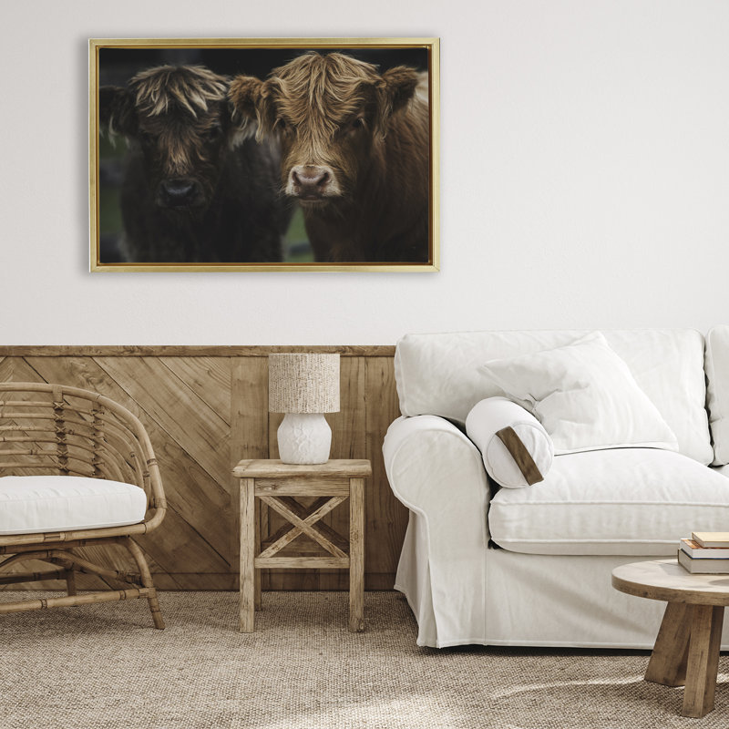 Cadre flottant Cow Face Highland pair, design par Amy Carroll, H 21 po x l 31 po, Cadre flottant métallique doré