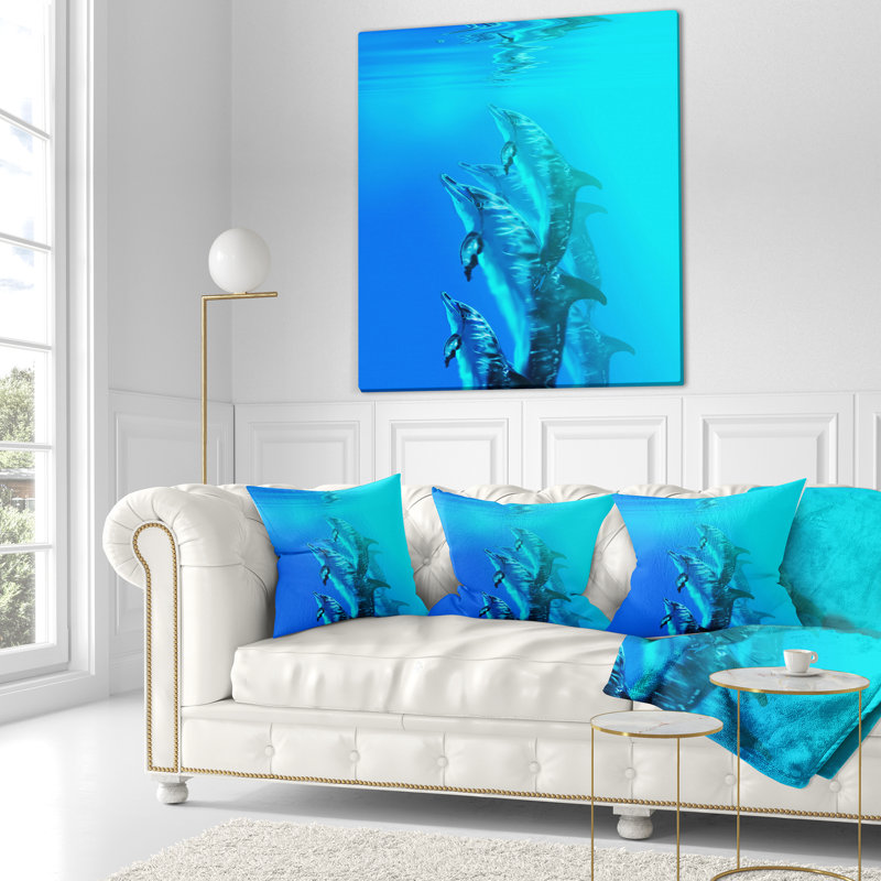 Coussin Dolphin in Blue Sea - Sea & Shore, Carré, 18 po x 18 po