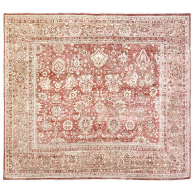 Tapis unique rose de 8 pi x 8 pi 9 po des années 1920 de Sultanabad en rose / rose cendré / grenade