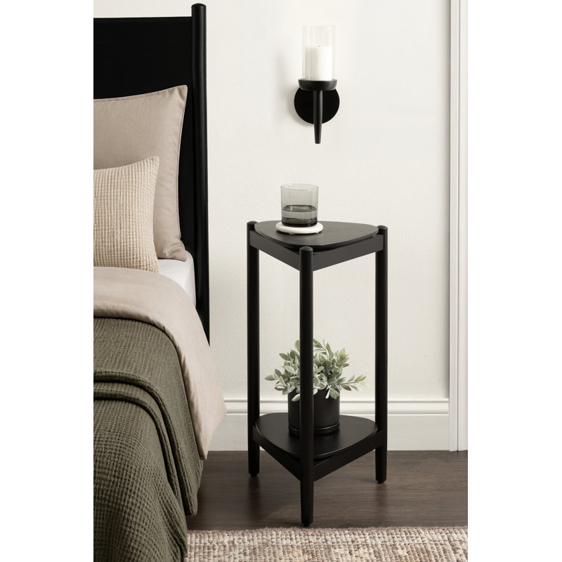 Table d'appoint à niveaux triangulaire Knowlton, Noir, Noir, Noir