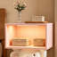 Table de chevet en résine et bois avec lampe de lune intégrée, table de chevet fantaisiste rose moderne avec rangement ouvert, décor décoratif pour la chambre à coucher