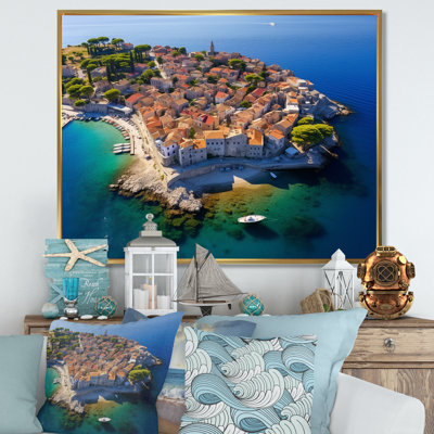 Village de plage aérienne dans le sud de la France II - plage et océan, art mural