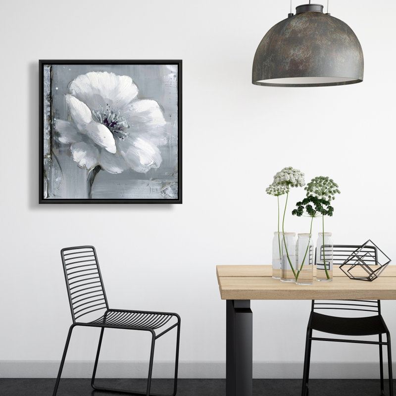 "Fleurs grises et blanches"