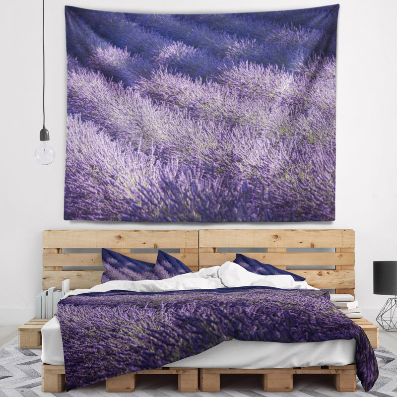 Tapisserie champ de lavande et rayon de lumière, H 78 po x l 92 po