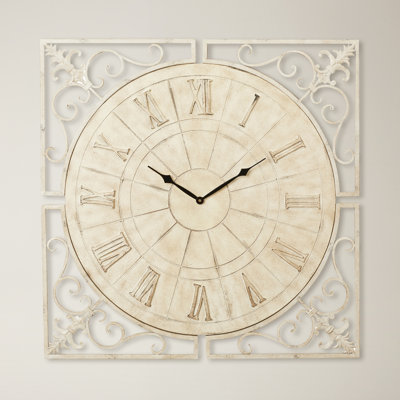 Horloge murale surdimensionnée