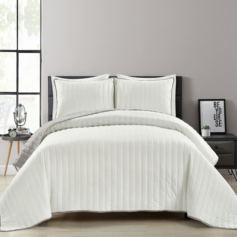 Reyna Soft All Season Reversible Quilt Set, King, Light Gray/White