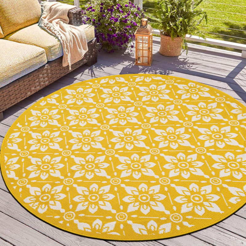 Outdoor Trellis Floral Indoor / Outdoor Rug, Round 6'1"