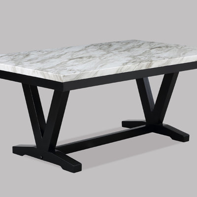 Nesat Dining Table