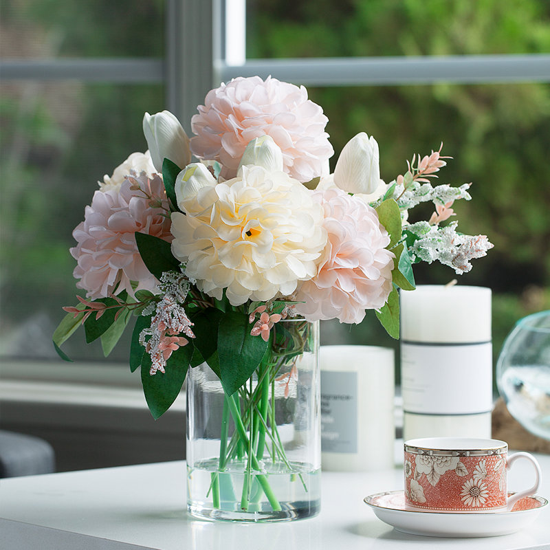 Arrangements floraux mixtes dans un vase, Crème beige