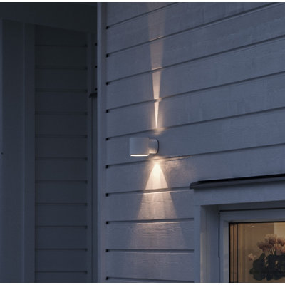 Outdoor Armed Sconce