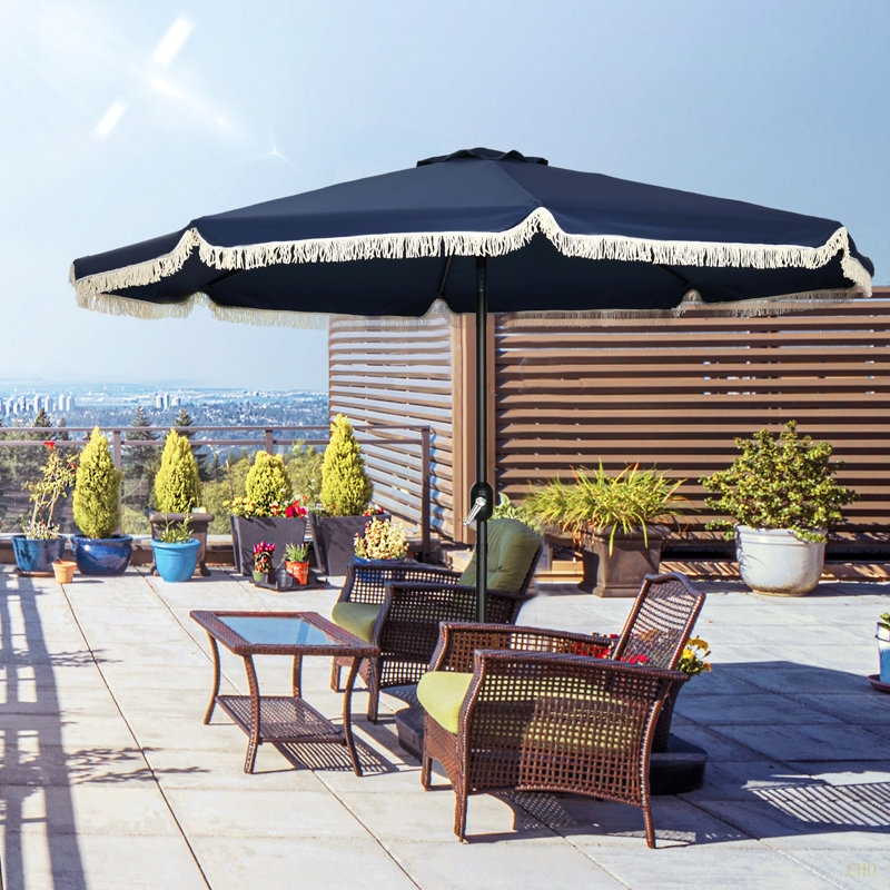 Parasol de patio de 9 pi avec bouton poussoir inclinable et manivelle Outsunny, Bleu très foncé