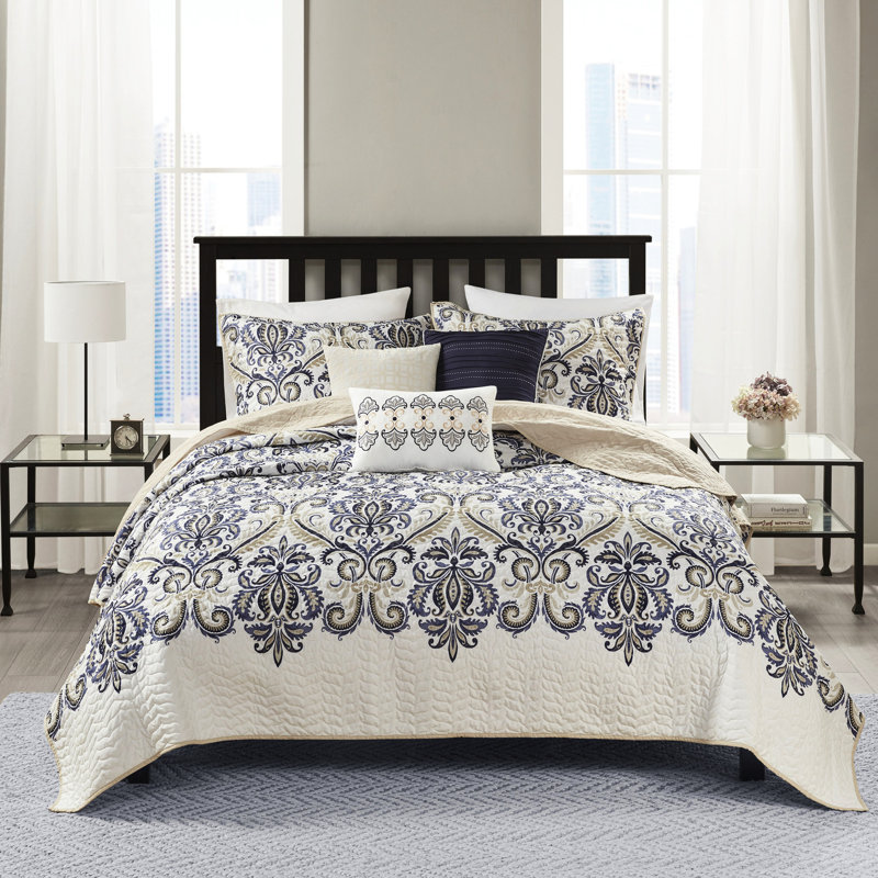 Reversible Quilt With Pillows, Navy/tan Full/queen. Paisley Design Quilt, 100% Microfiber. Brushed Reverse Fabric. 1 2 Shams, 3 Decorative Pillows. Machine Washable Navy/tan, Modern Paisley,