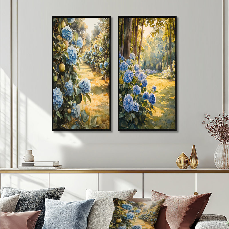 Hydrangeas In The Apple Orchard I - Collection de 2 impressions sur toile florales, H 28 po x l 25 po, Cadre flottant noir