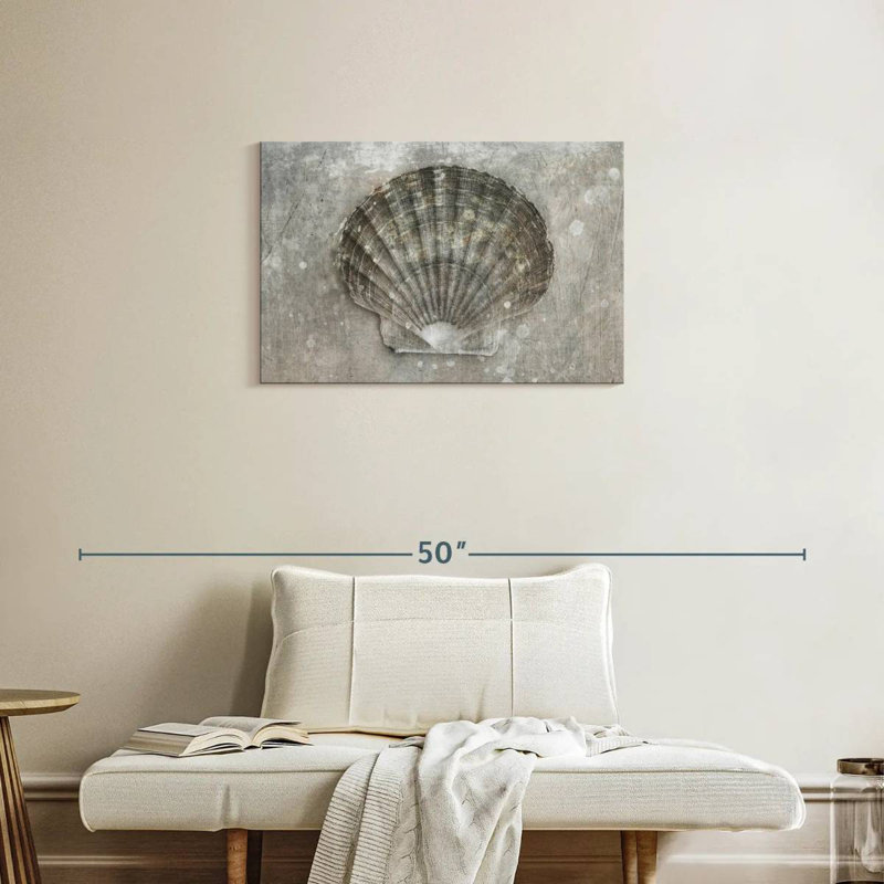 Aletra BW Scallop Seashell, 20" H x 30" W