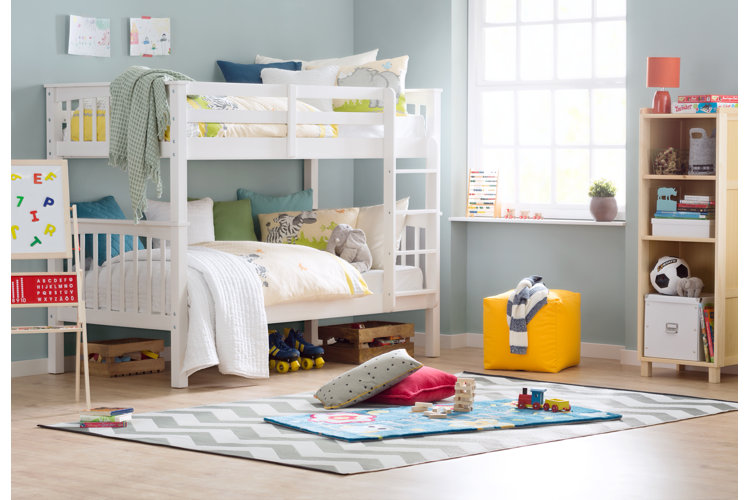 kinderzimmer leseecke mit regal