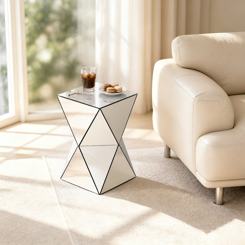 Table de bout géométrique à miroir argenté avec base sculpturale en bois aggloméré