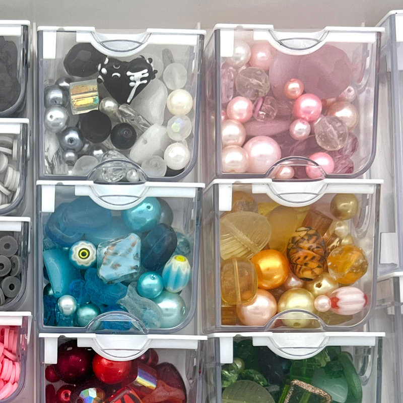 Elizabeth Ward Mixed Bead Tray With Jewelry Findings Tray