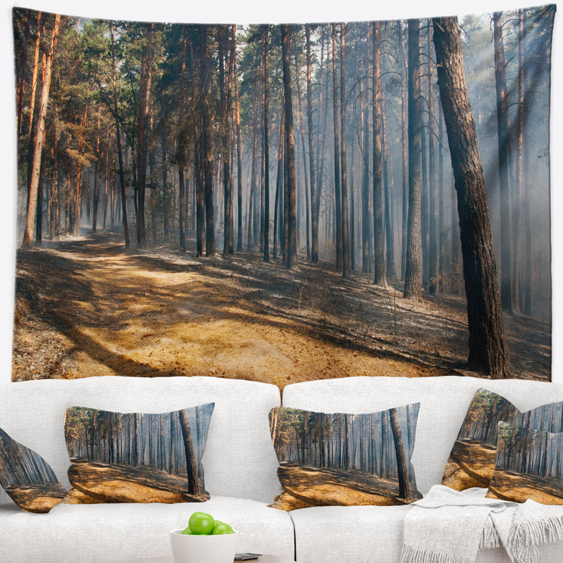 Feu en forêt avec tapisserie flamme et fumée, H 68 po x l 80 po