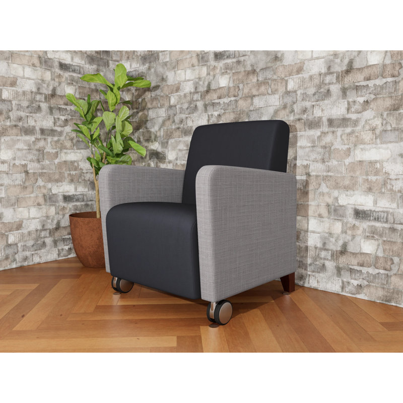 Fauteuil d'invité de réception Ravenna, Bois de noyer, Gris Chambray / noir Patriot Plus, Avec des roulettes