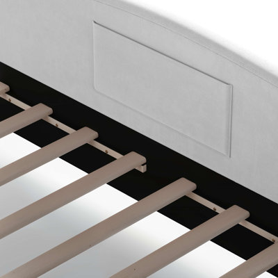Tête de lit courbée rembourrée, lit d'enfant rembourré avec rails latéraux de sécurité et poche de rangement, lit de jeu pour chambre d'enfant