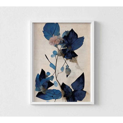 «Midnight Botanica»: Moody Blue Florals (encadré, prêt à être accroché)