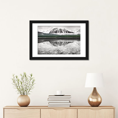 «Waterfowl Lake I» par Alan Majchrowicz - Giclée sur toile tendue avec châssis