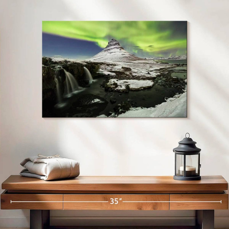 Alvord lumières polaires au-dessus de Kirkjufell, H 16 po x l 24 po