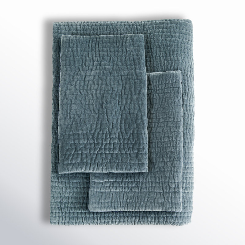Chambord 3 Piece Reversible Quilt Set, Queen Quilt + 2 Standard Shams, Teal