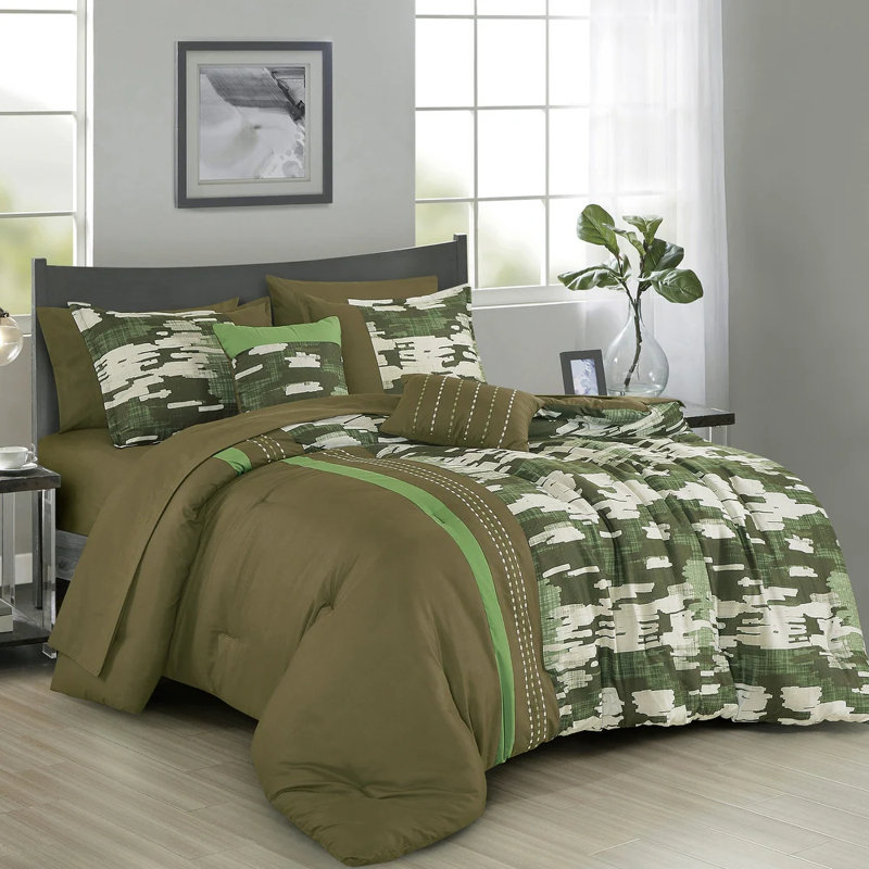Ensemble d'édredon 9 pièces Bed-in-a-Bag Soft Bedding, Très grand édredon et 8 pièces supplémentaires, Camouflage vert