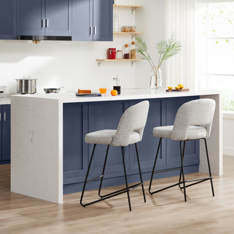 Kazlyn 26" Counter Stool, White (Multi-colored)