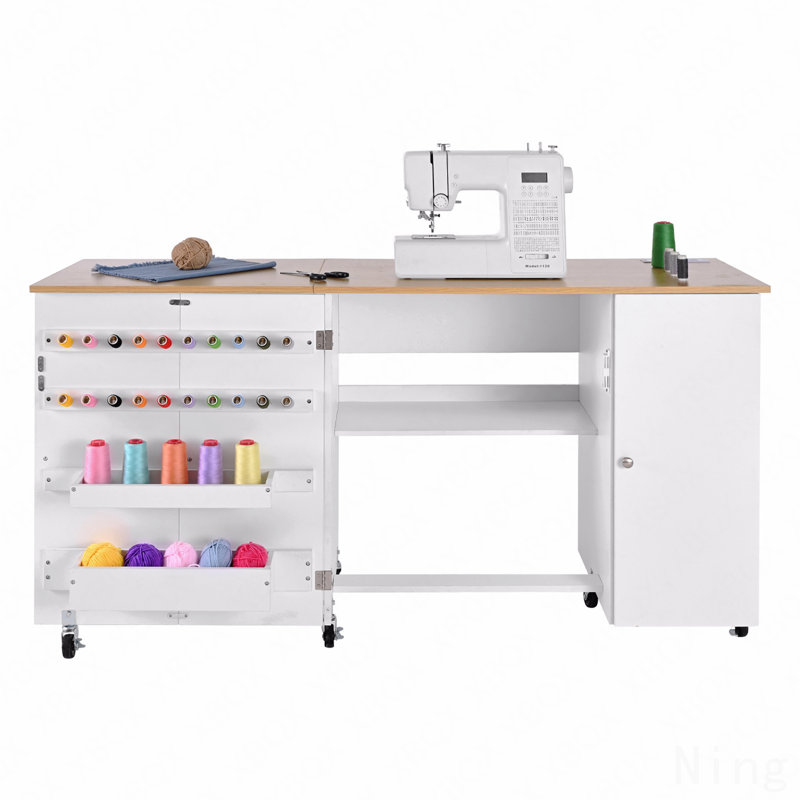 Table de couture pliante, table de machine à coudre polyvalente avec armoire, station de charge, conception compacte, roues, chevilles en bois, plateaux et tablettes de rangement, station d'artisanat et bureau d'appoint pour la maison