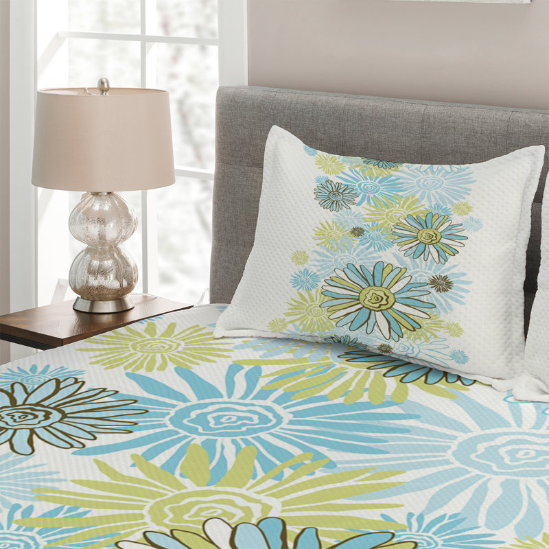 Farmhouse / Country Polyester Floral Coverlet, King Bedspread + 2 Shams
