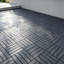 Paquet de 44 tuiles de terrasse en plastique emboîtables, imperméable toutes saisons, 12 po x 12 po, gris foncé, revêtement de sol extérieur durable