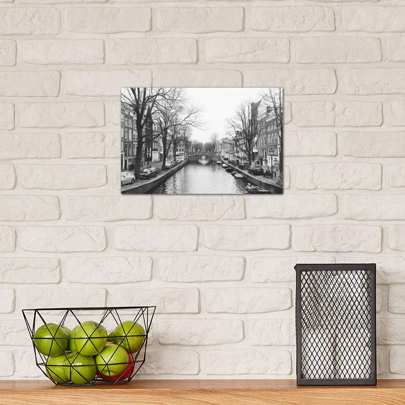 «Amsterdam Canal» par Kelly Rae Roberts - impression d'art graphique, H 8 po x l 12 po x P 0,75 po, Toile tendue