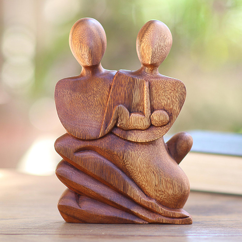 Ehan Figurines & Sculptures