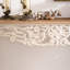 Console vieillie avec sculptures florales et bordure festonnée, idéale pour les entrées, assemblage facile, sculptures en bois massif de 44,59 po de profondeur, décoration intérieure complémentaire, couloir compact, assemblage simple