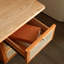 Bureau moderne en bois massif avec rotin et 3 tiroirs