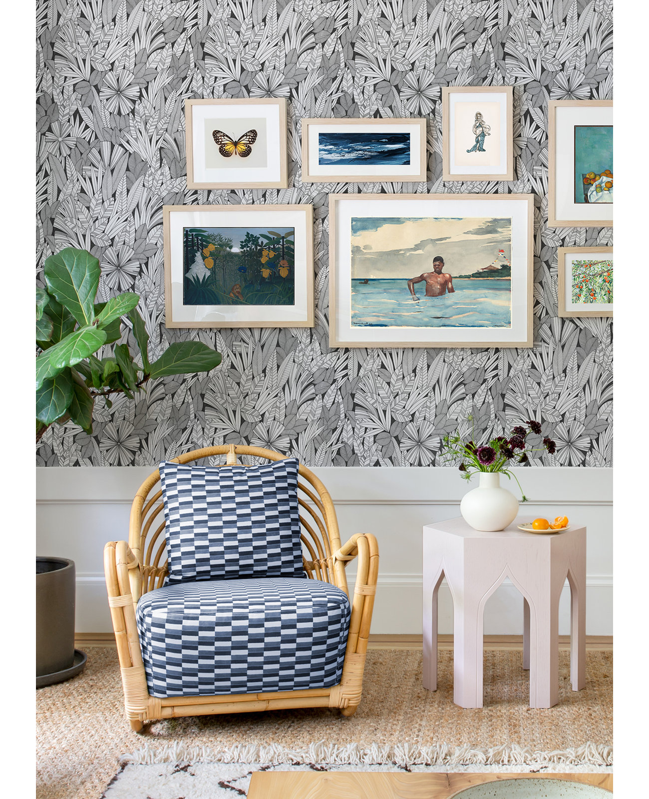 Avellana Botanical Wallpaper, Black