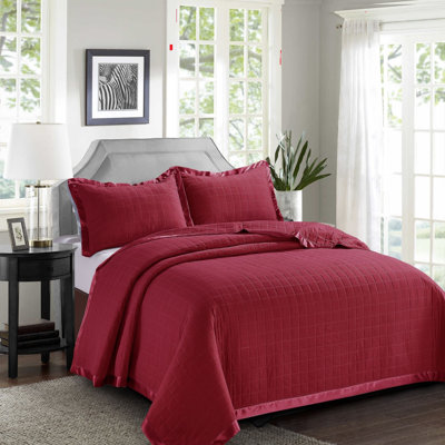 Berdeja Solid Colour Bedspread with Pillowcases Included