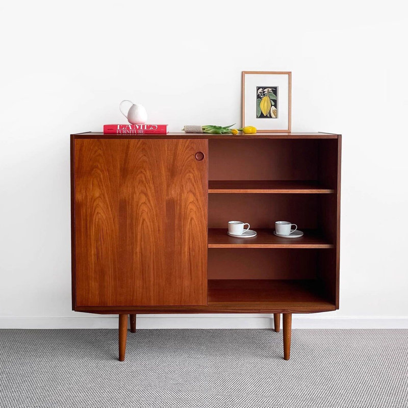 American-style retro minimalist sideboard