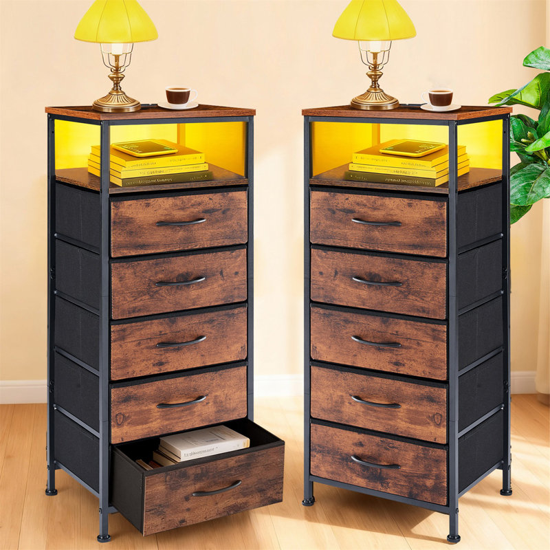 Table de chevet avec station de charge, table de chevet haute avec ports et prises USB, 5 tiroirs de rangement en tissu, petite table de chevet