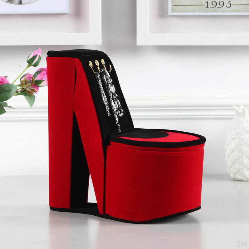 Boîte à bijoux haute 9 po avec crochets, chaussures à talons hauts, Rouge
