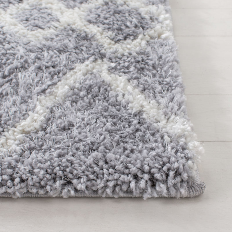 Gray and White Geometric Shag Area Rug, 5' x 7'