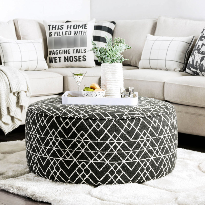 Rond rembourré de style contemporain avec finition noire et bordure en l 39 po x L 39 po x l 18 po, motif géométrique, tissu en bois massif, 1 pièce incluse, assemblage requis; revêtement de 39 po de profondeur