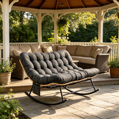 Chaise berçante avec coussin épais et structure en métal pour patio, jardin, salon