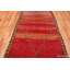 Tapis marocain rouge primitif