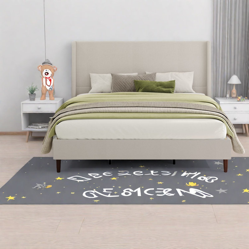 Lits King modernes, cadre en bois recouvert de chenille beige pour maisons spacieuses