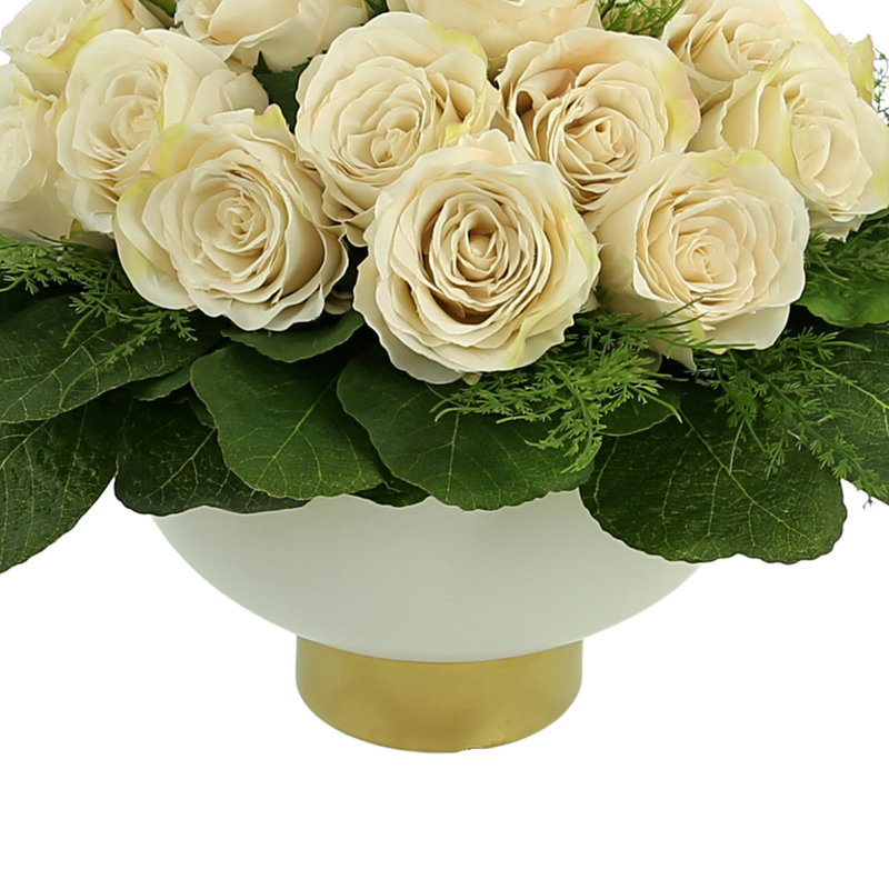 Arrangement floral rose dans un vase