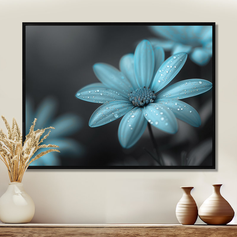 Décoration murale marguerites monochromes bleues et grises brumeuses IV, Cadre flottant noir, H 16 po x l 32 po
