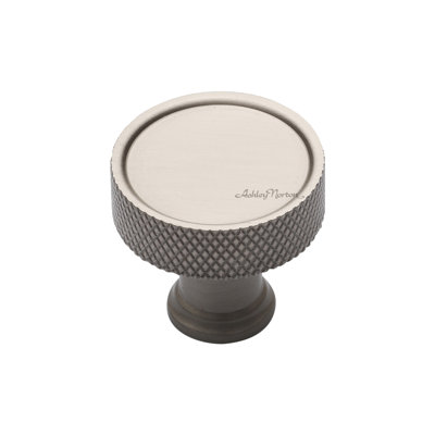 Lisbon 1 1/4" Diameter Round Knob
